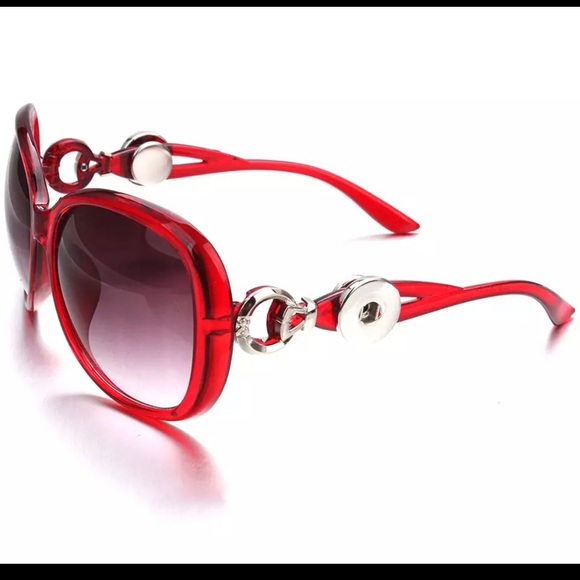 Women’s high quality Red Snap button sunglasses - Picture 3 of 3